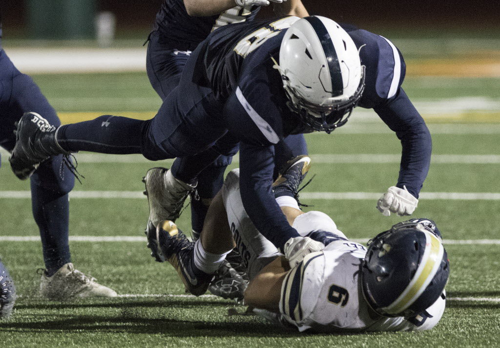 Class 3A state championship: Queen Creek Casteel 35, Pusch Ridge Christian 28